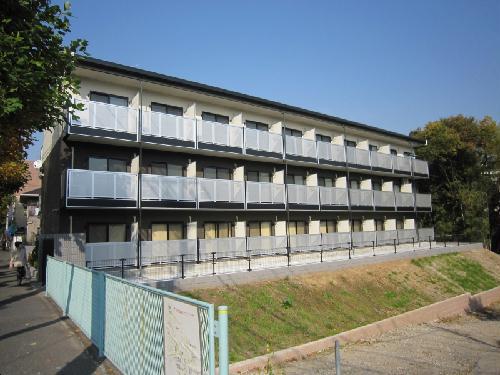 レオパレスホワイトヒルズ西生田