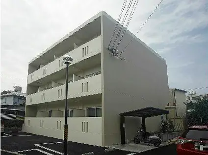 レオパレス那覇うりずん(1K/2階)の外観写真