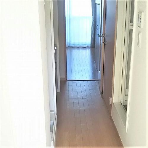 レオパレスフェリキタス花園(1K/1階)の玄関写真