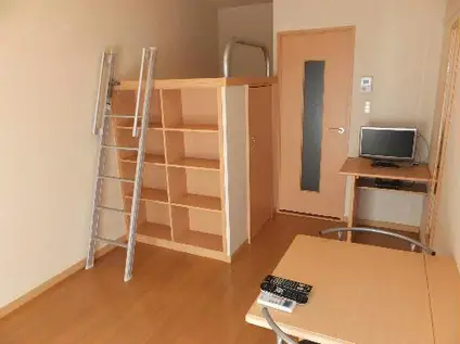 レオパレスNIHO(1K/3階)の居間写真