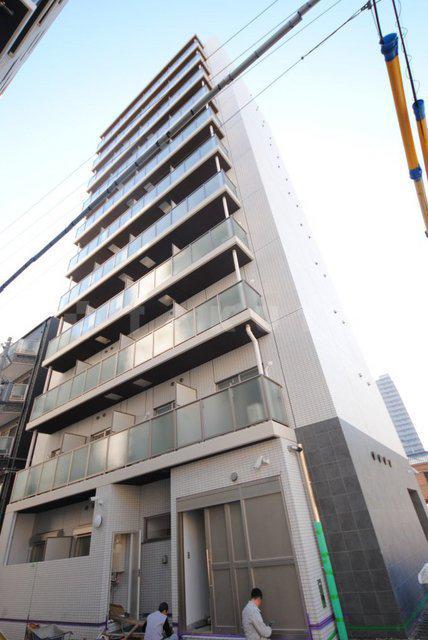 THE RESIDENCE S