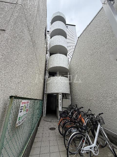 トレンディマルナカ