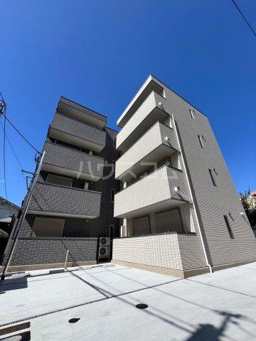 TRICERA COURT