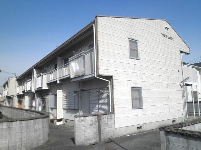 ファミールムカイ