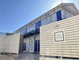 SURF HOUSE