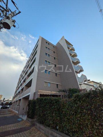 ELEMENTARY PLACE