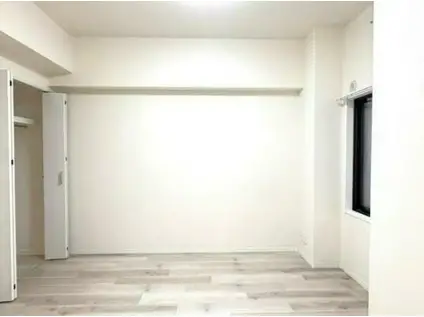 ナイスアーバン磯子2(3LDK/6階)の居間写真