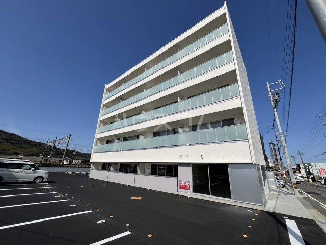 CREST RESIDENCE