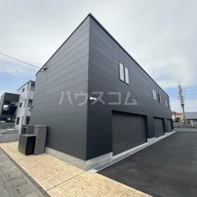 CASA GARAGE FIORIRE Ⅱ