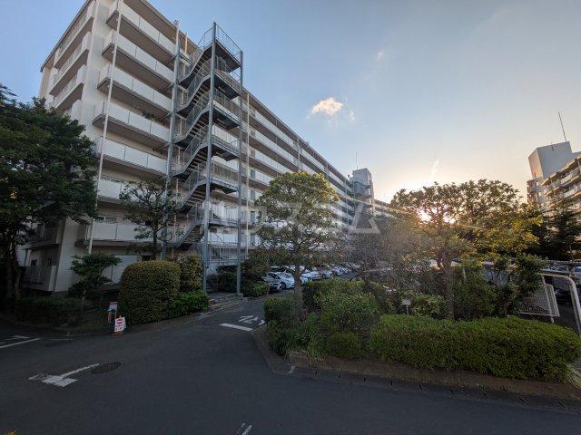 ファミリータウンB棟