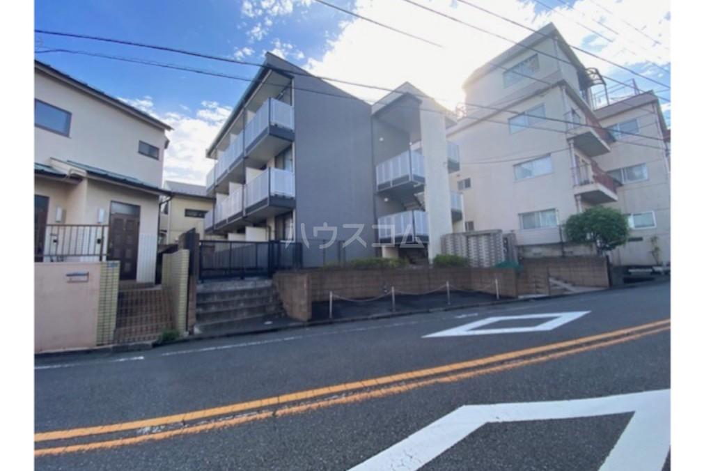 レオパレスB & R