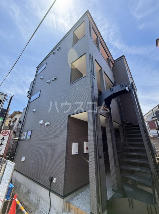 街角と休日のフェリーチェ