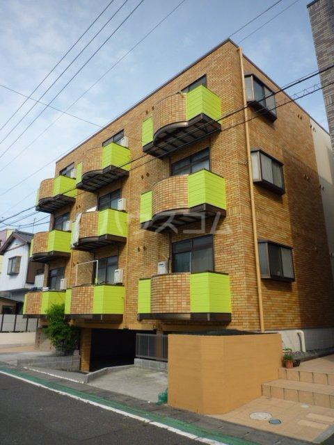 アストン