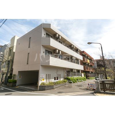 AKIS COURT