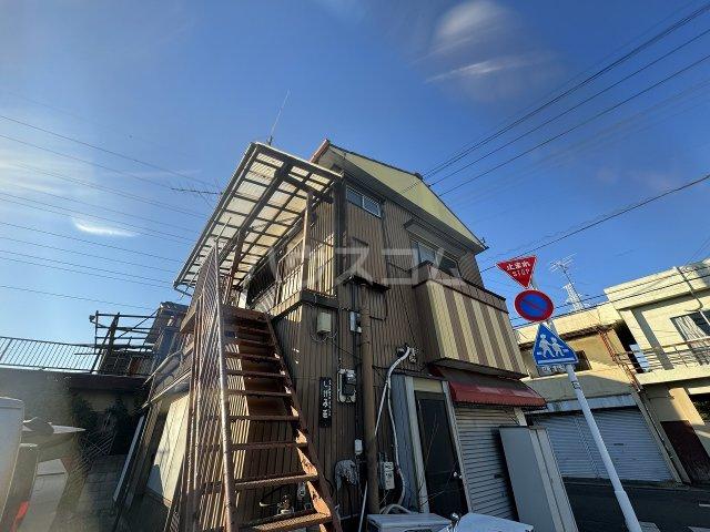 しげみ荘(1K/2階)の外観写真