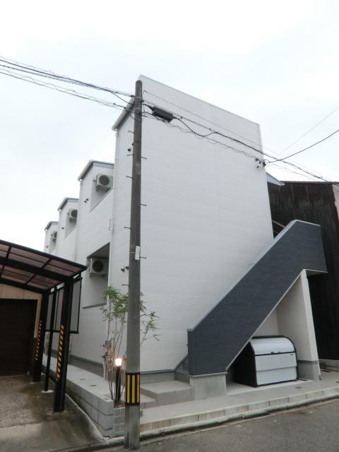 TOMS TENEMENT 3