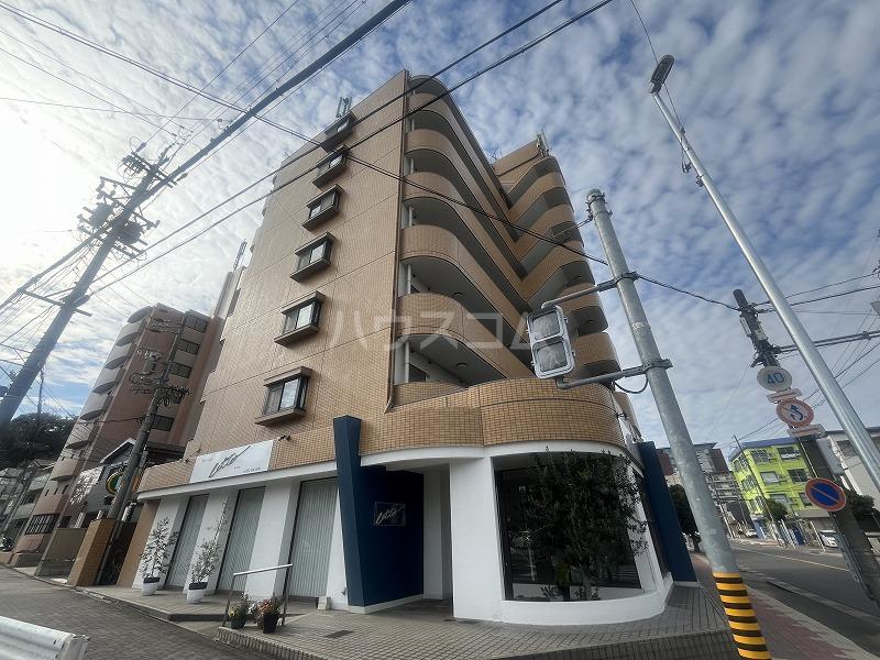 サンピアオカヤス