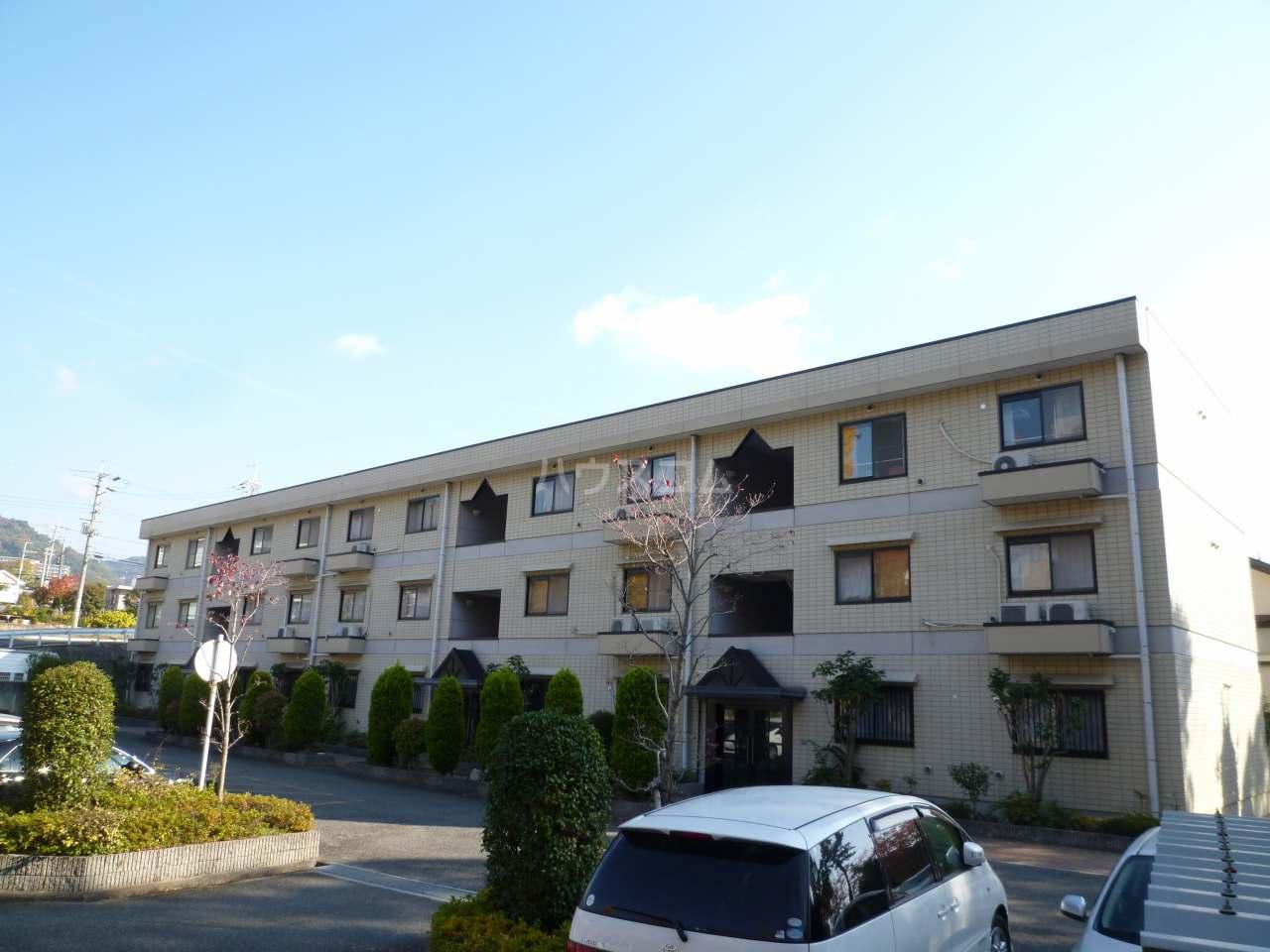 LA TOUR西公園