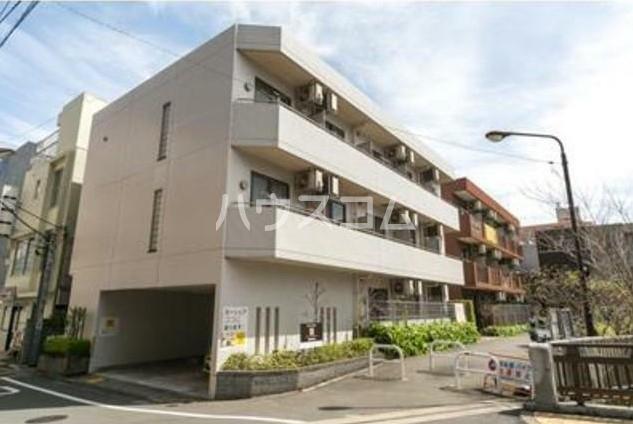 AKIS COURT