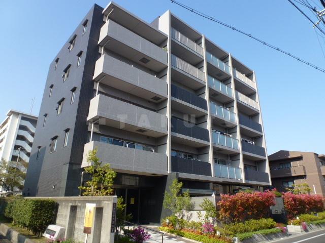 AXIA COURT