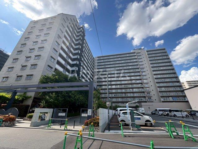 ファミールハイツ北大阪 1号棟