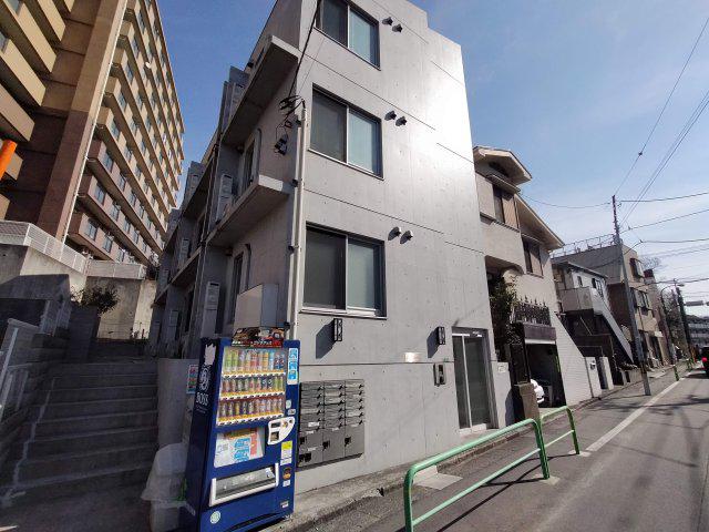 AP121 グリシュアーヴ旭町