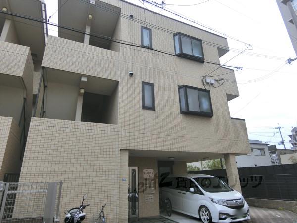 ファミーユ西館