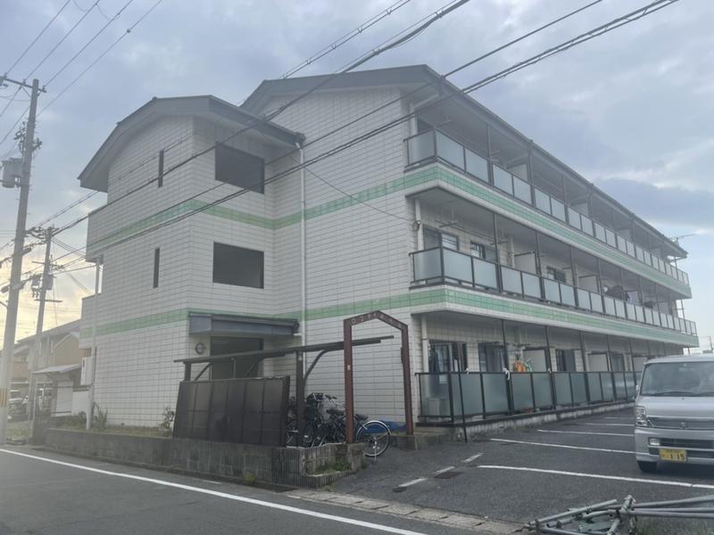 ロフティー津市場