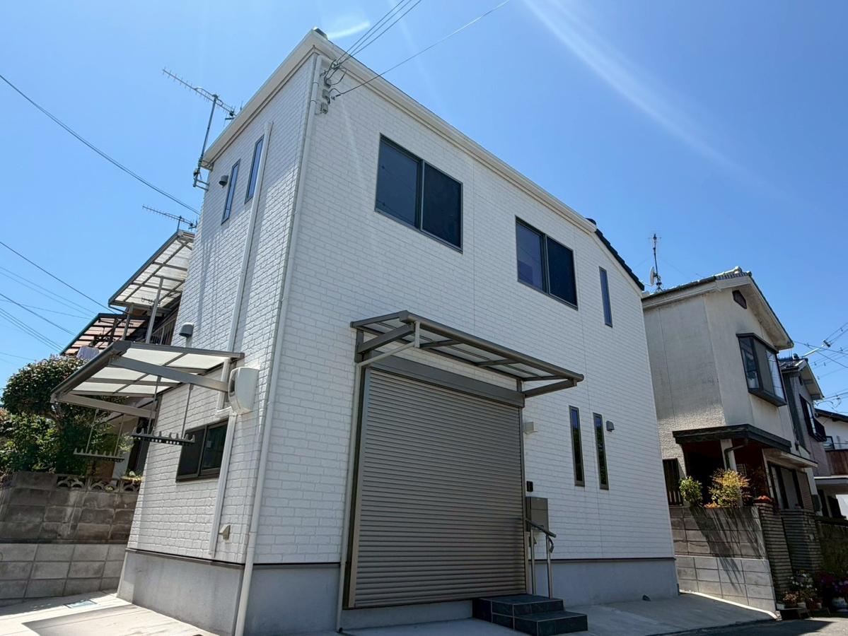 山陽本線 土山駅 徒歩11分  築3年(1K)
