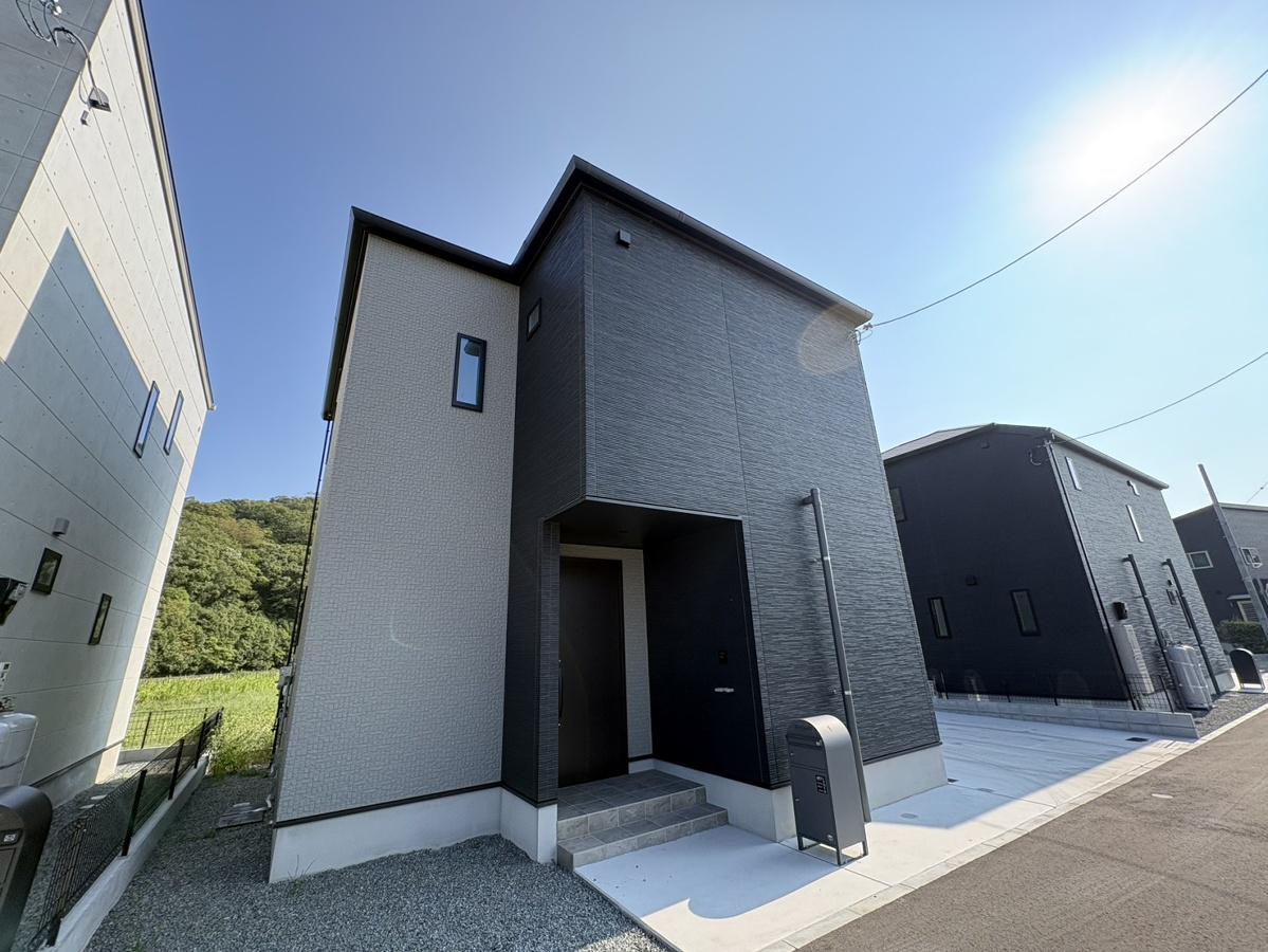 山陽本線 東姫路駅 徒歩28分  築1年(3LDK)
