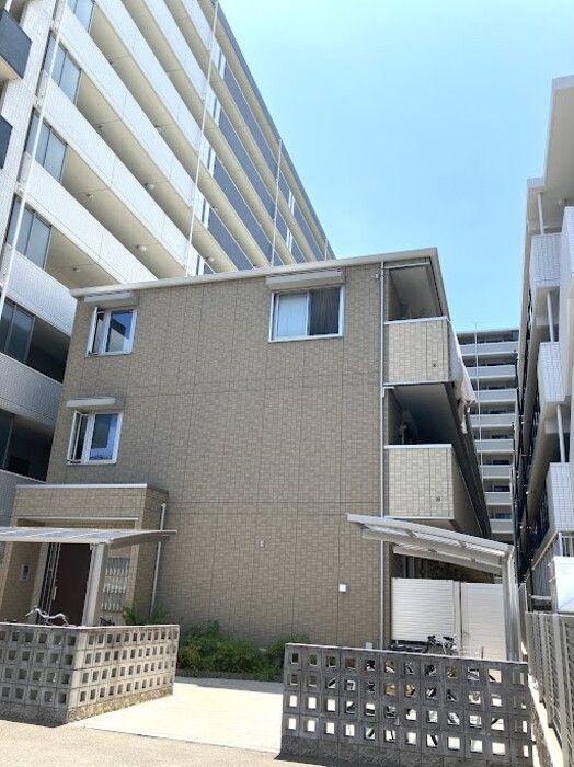 鹿児島本線 吉塚駅 徒歩8分  築8年