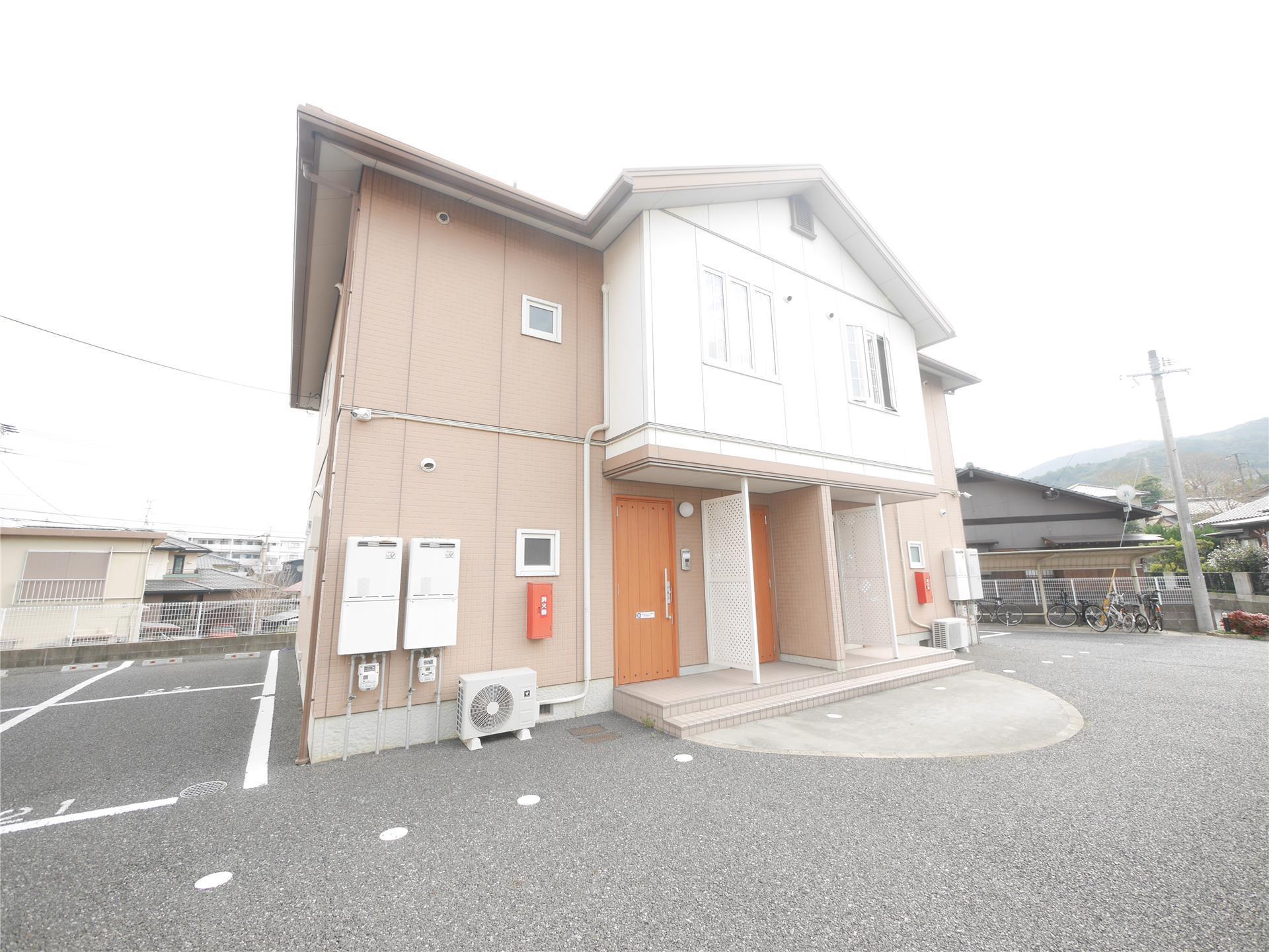 シャーメゾン朽網C