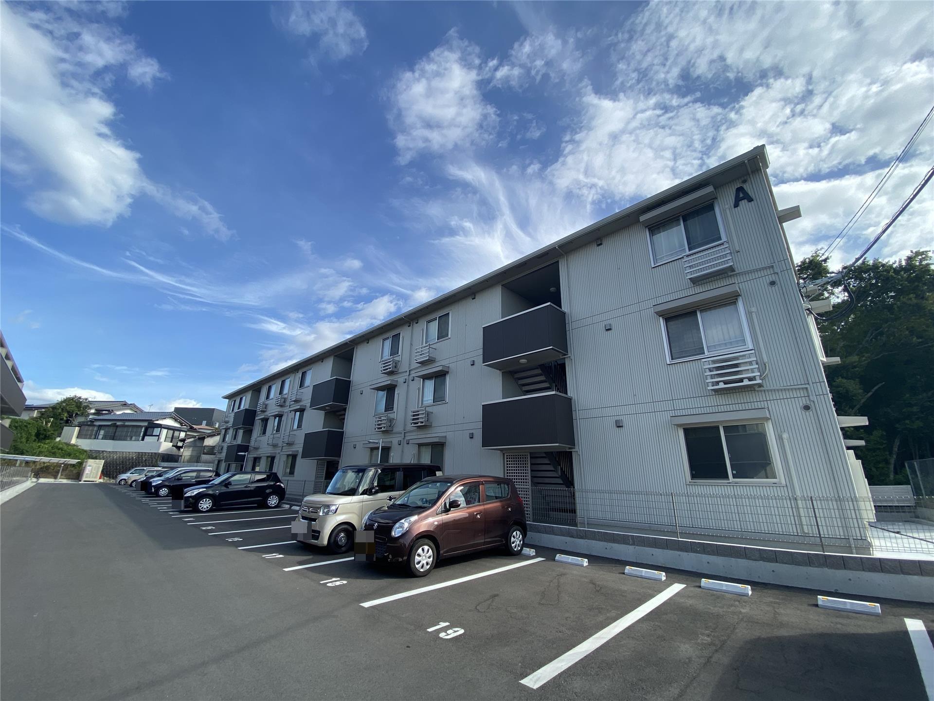 イオメール折尾 A棟