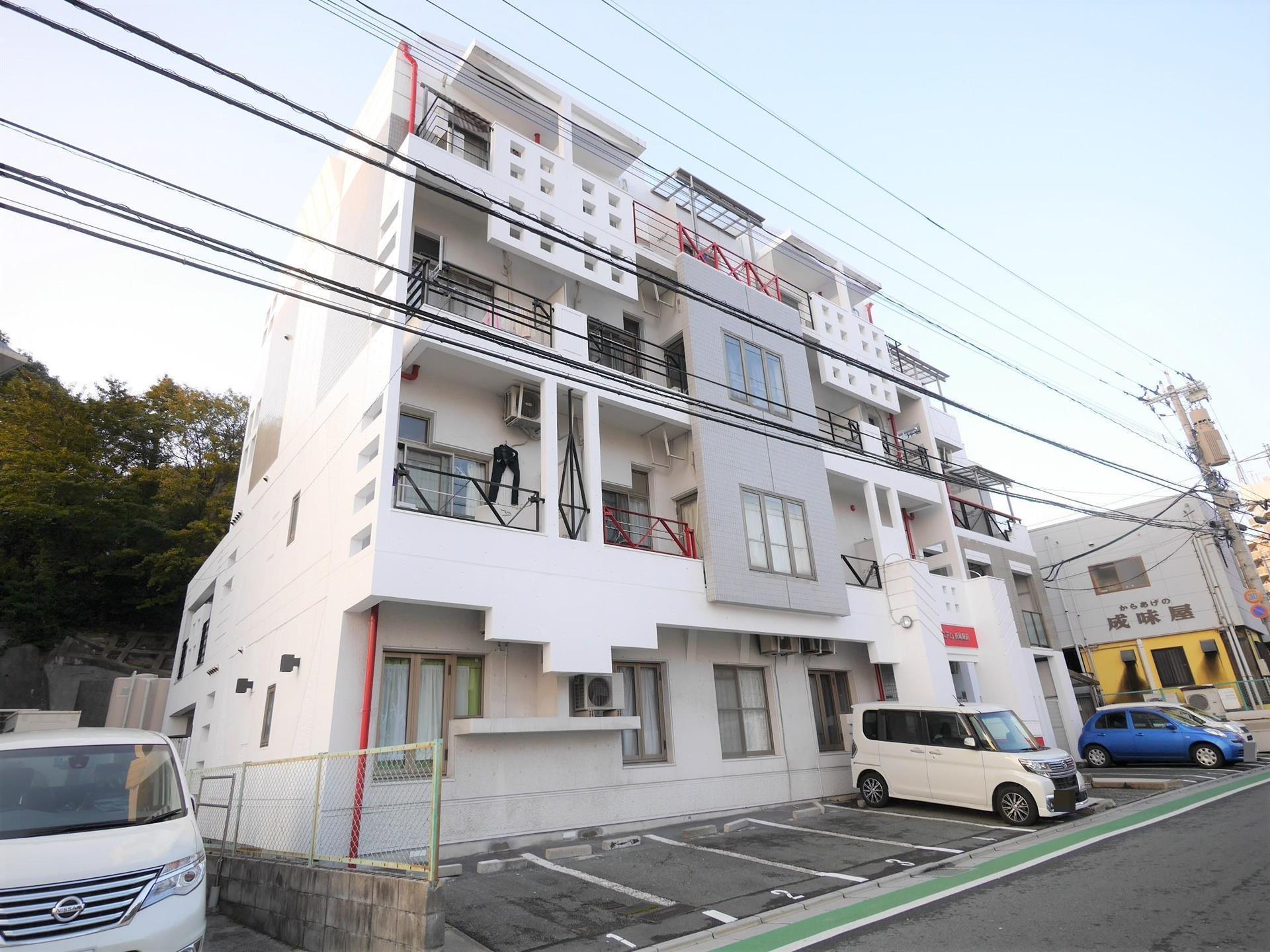 コンドミニアム折尾駅前(1K/1階)