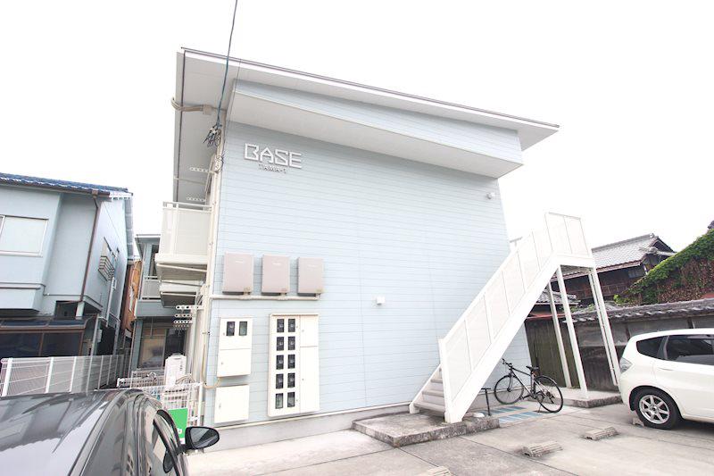 BASE TAMA