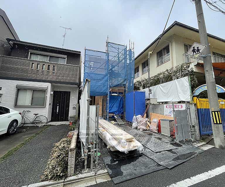 京都市東西線 二条駅 徒歩8分  築4年(2SLDK)