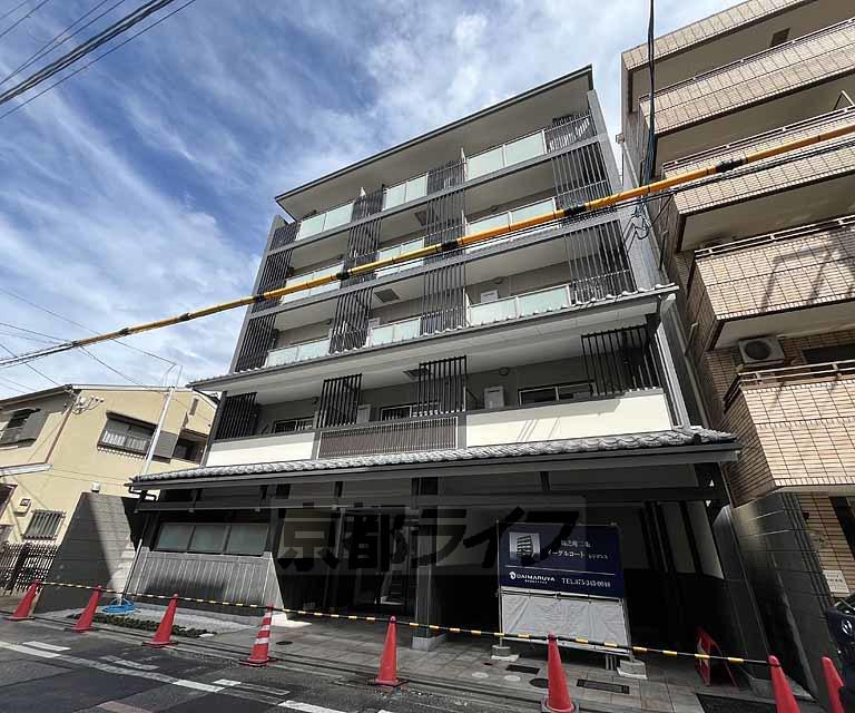 京都市烏丸線 烏丸御池駅 徒歩5分  築3年