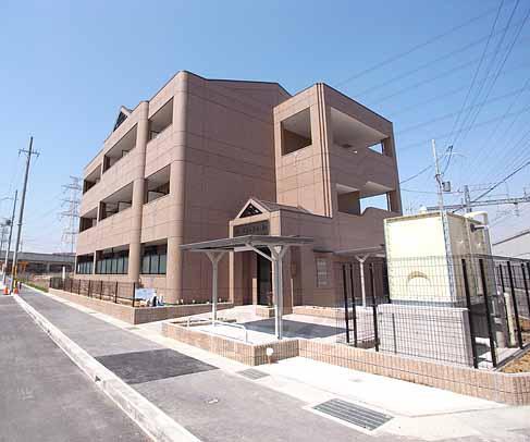 近鉄京都線 三山木駅 徒歩6分  築18年