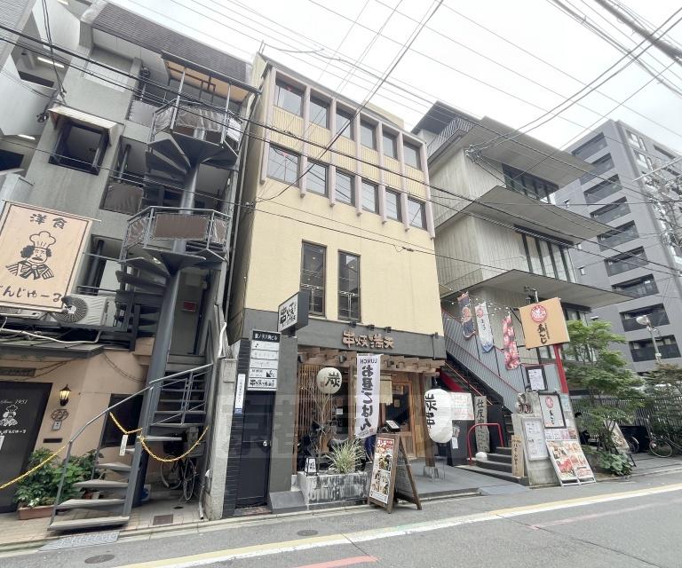 京都市烏丸線 烏丸御池駅 徒歩4分 5階建 築48年
