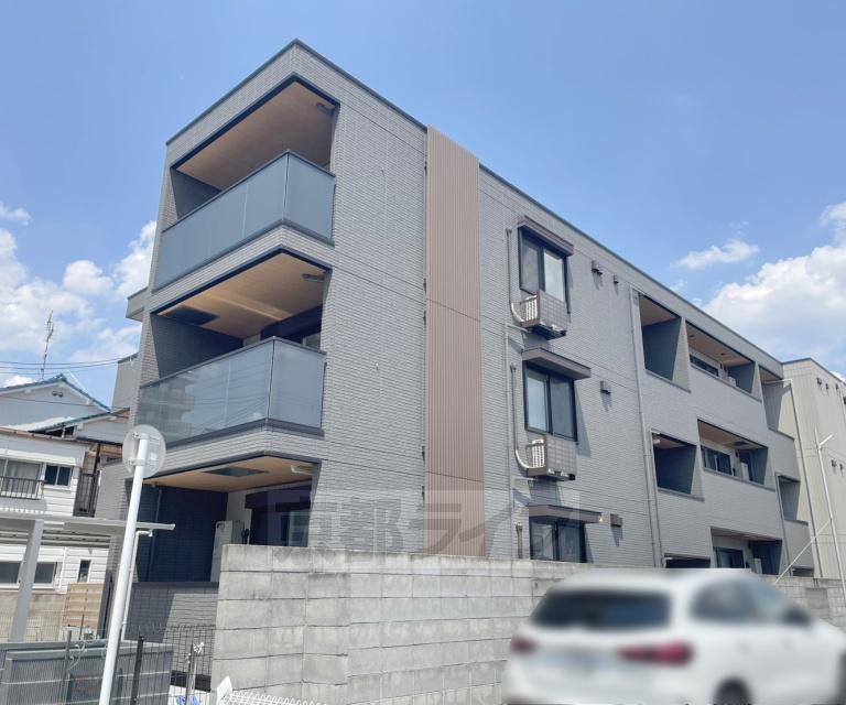 近鉄京都線 伏見駅(京都) 徒歩3分  築1年(2LDK/2階)