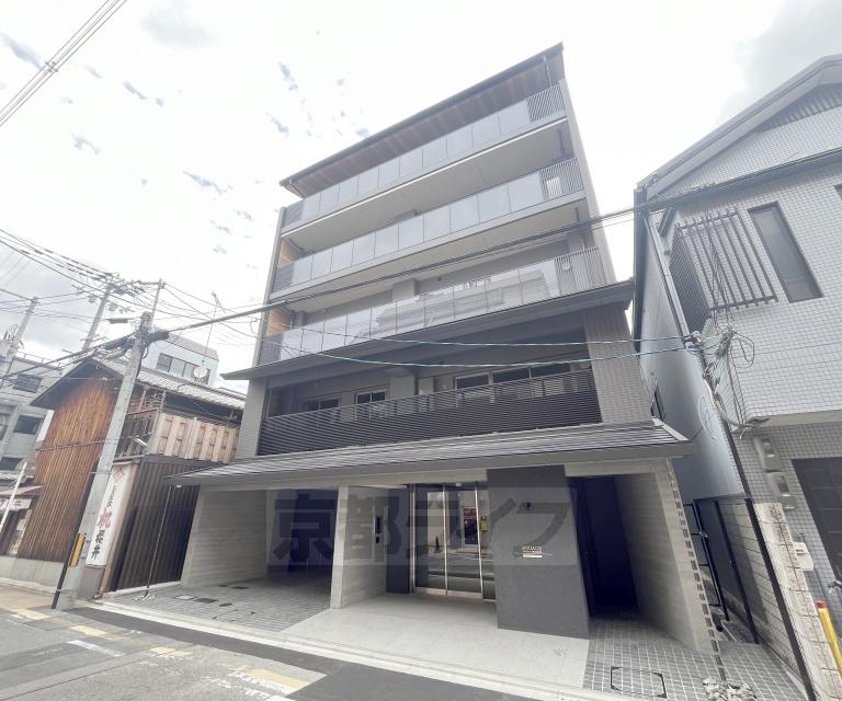 京都市烏丸線 丸太町駅(京都市営) 徒歩8分  築1年(2LDK/2階)