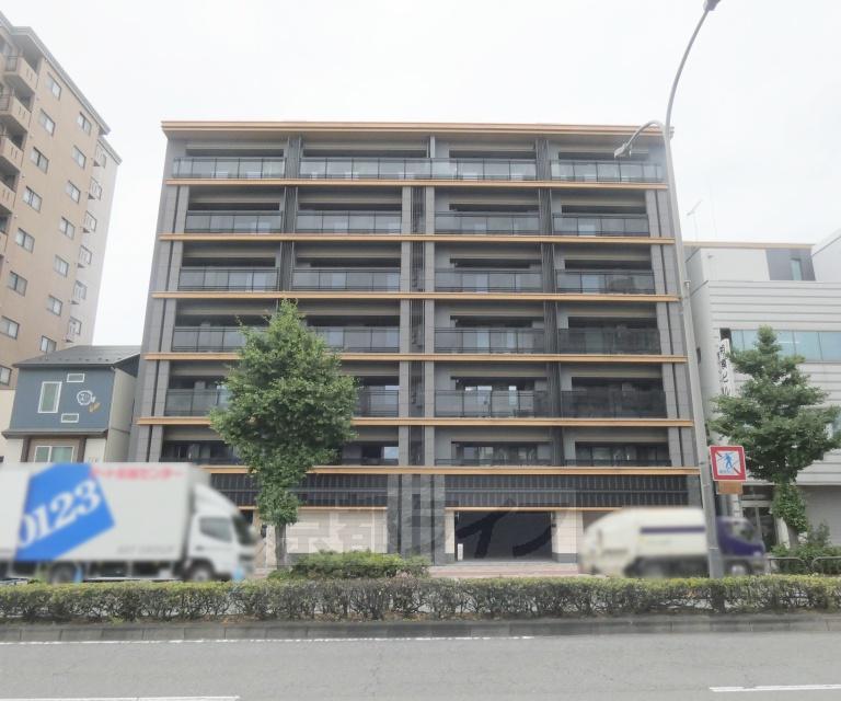 京都市東西線 二条城前駅 徒歩10分  築1年