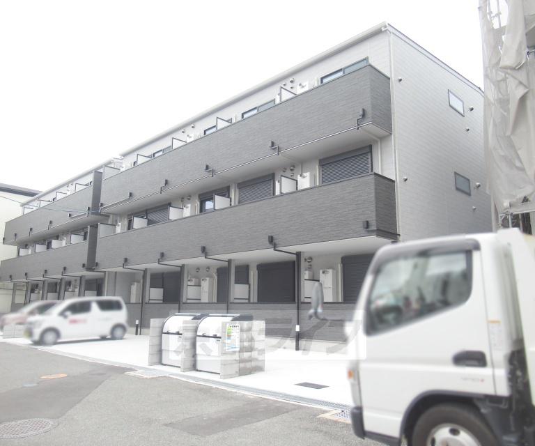京阪電気鉄道京阪線 牧野駅 徒歩5分 3階建 築1年