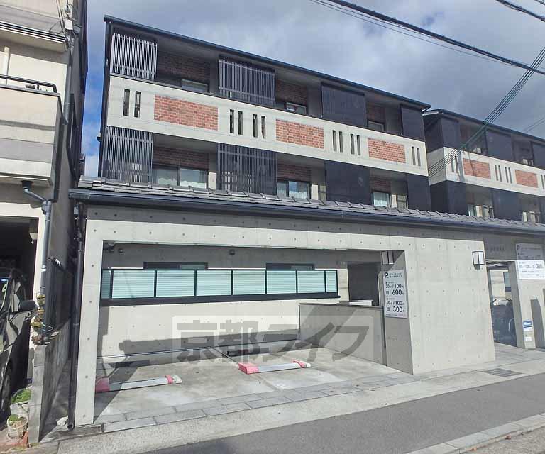 京都市烏丸線 北大路駅 徒歩27分  築9年