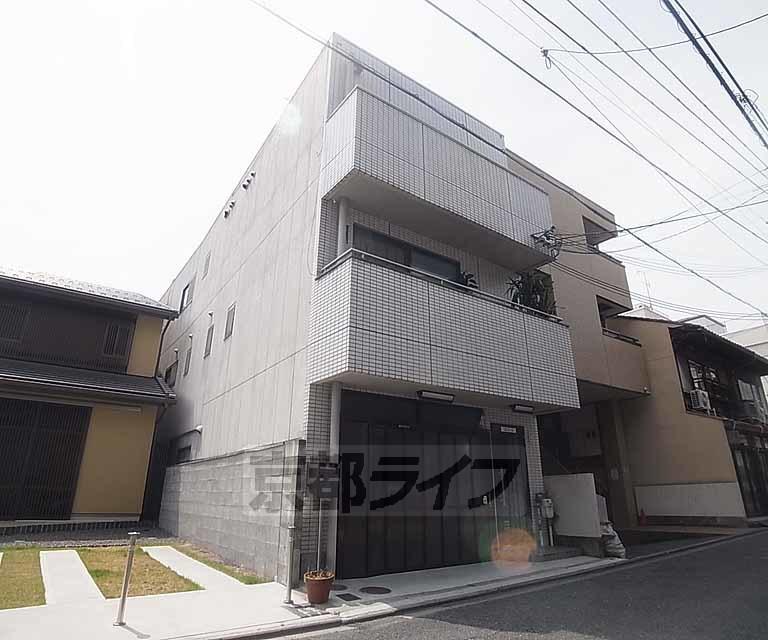 京都市東西線 二条城前駅 徒歩5分  築37年