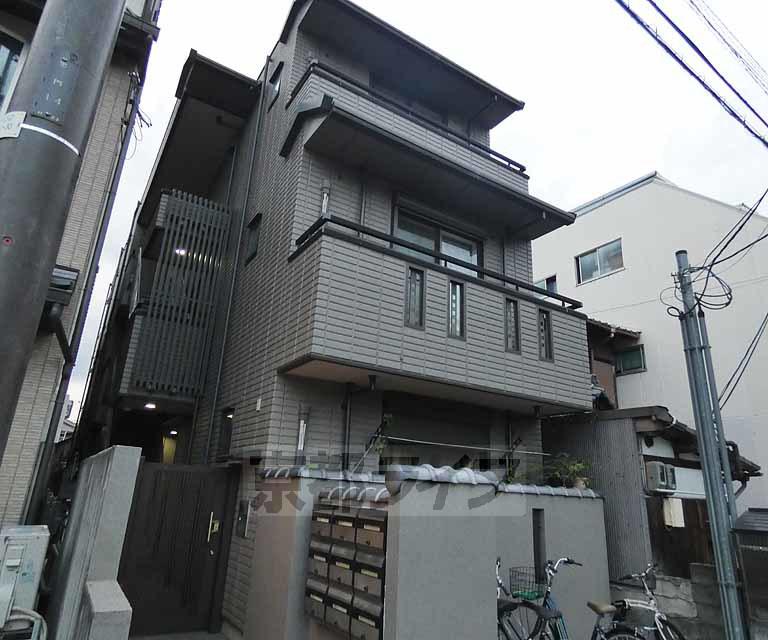 京都市東西線 二条城前駅 徒歩1分  築20年