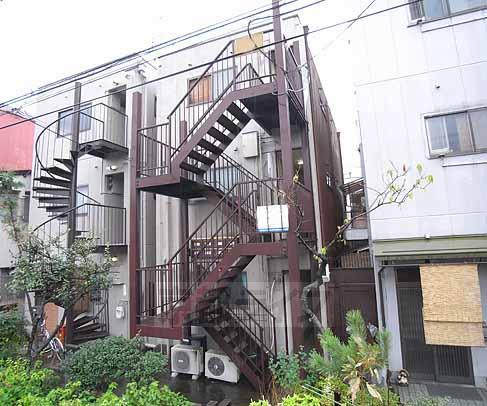 京阪電気鉄道京阪線 龍谷大前深草駅 徒歩5分 3階建 築42年