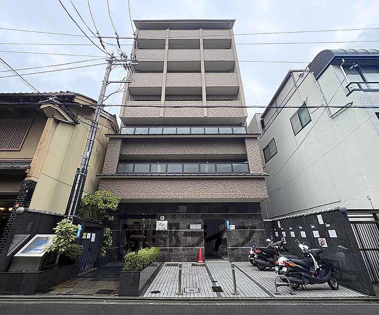 京阪電気鉄道京阪線 祇園四条駅 徒歩9分  築26年