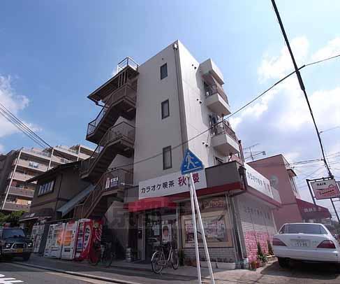 近鉄京都線 伊勢田駅 徒歩5分  築39年(1K/3階)