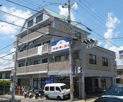 近鉄京都線 久津川駅 徒歩4分  築31年